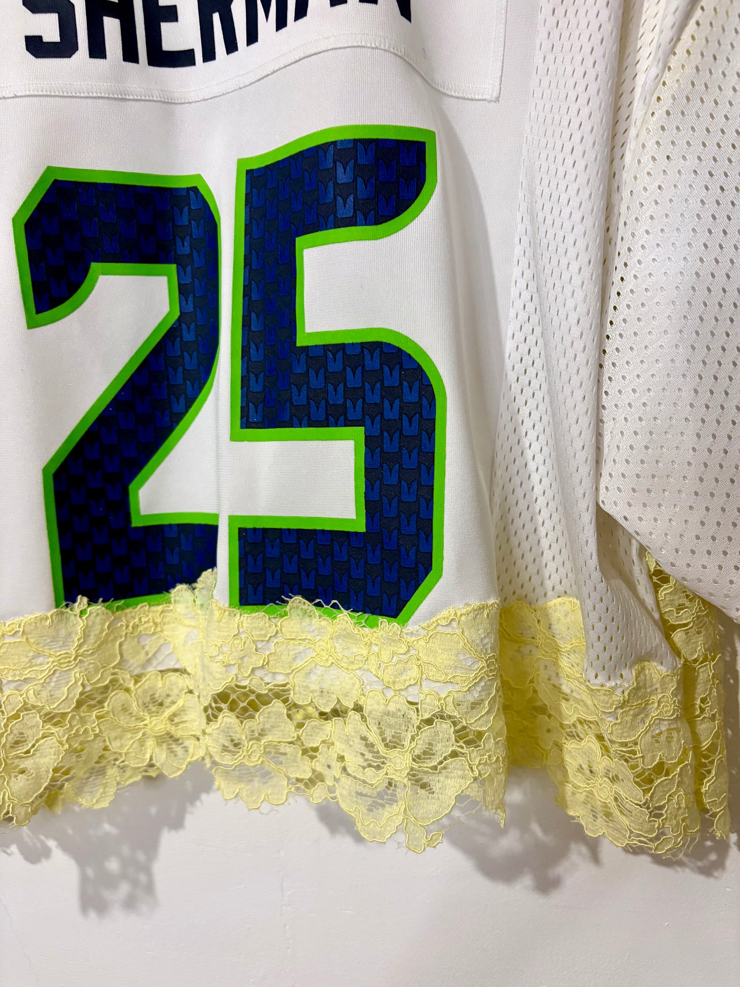 Vintage Y2K NFL Nike Seattle Seahawks butter yellow lace cropped jersey tshirt