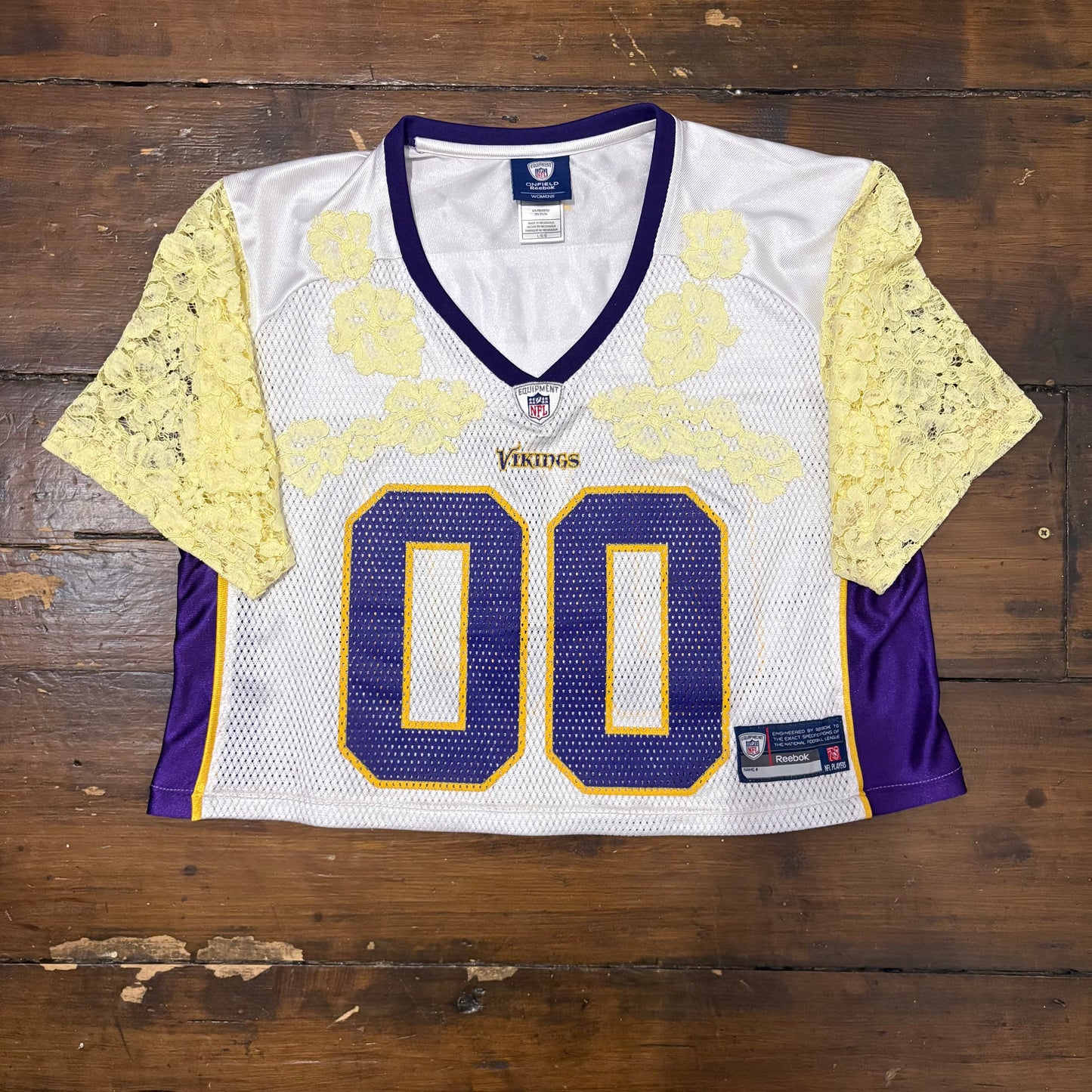 Vintage Y2K NFL Minnesota Vikings butter yellow lace sleeve cropped jersey tshirt