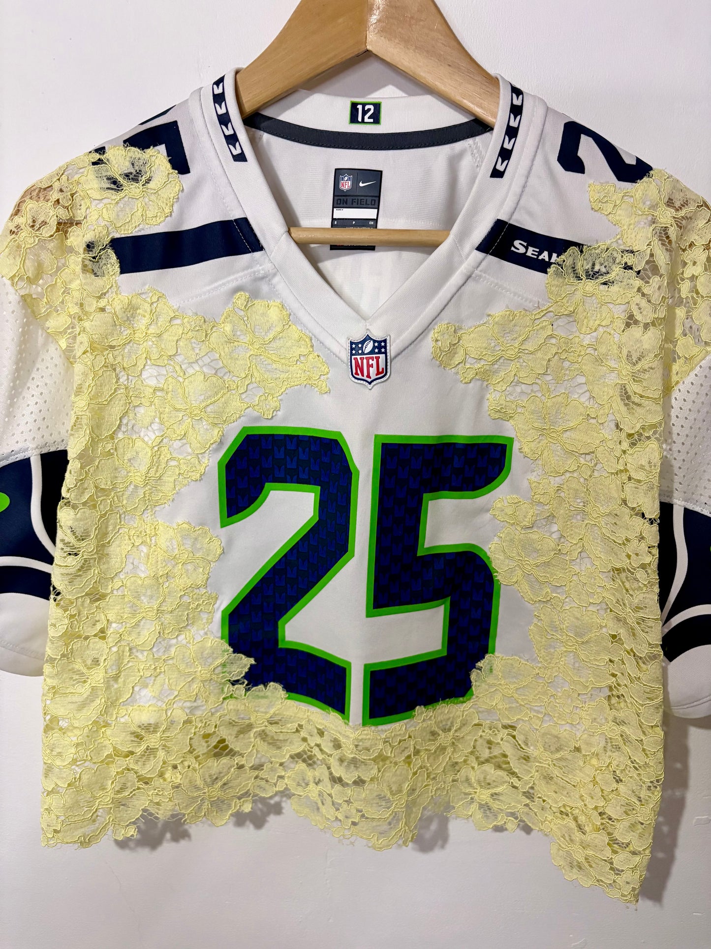 Vintage Y2K NFL Nike Seattle Seahawks butter yellow lace cropped jersey tshirt