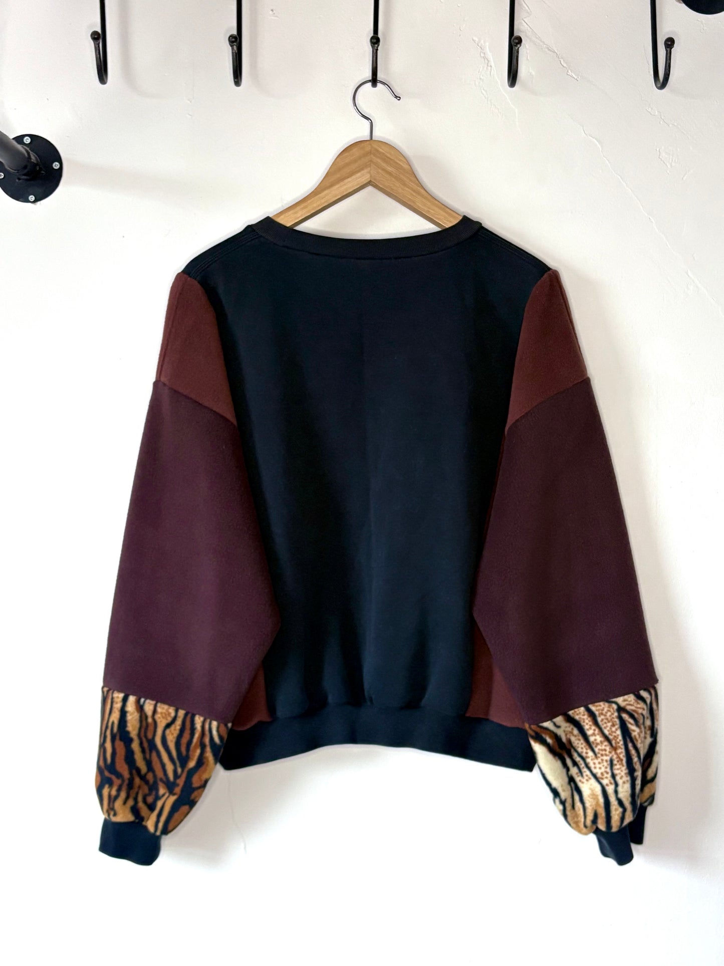 Nike tiger stripe fleece sweatshirt