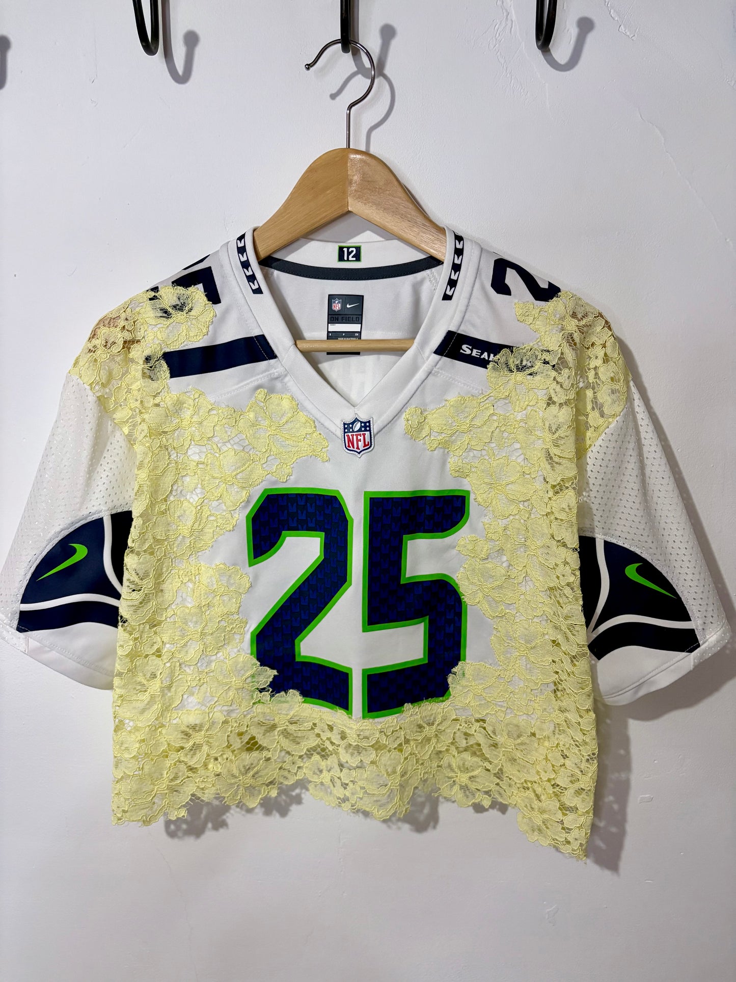 Vintage Y2K NFL Nike Seattle Seahawks butter yellow lace cropped jersey tshirt