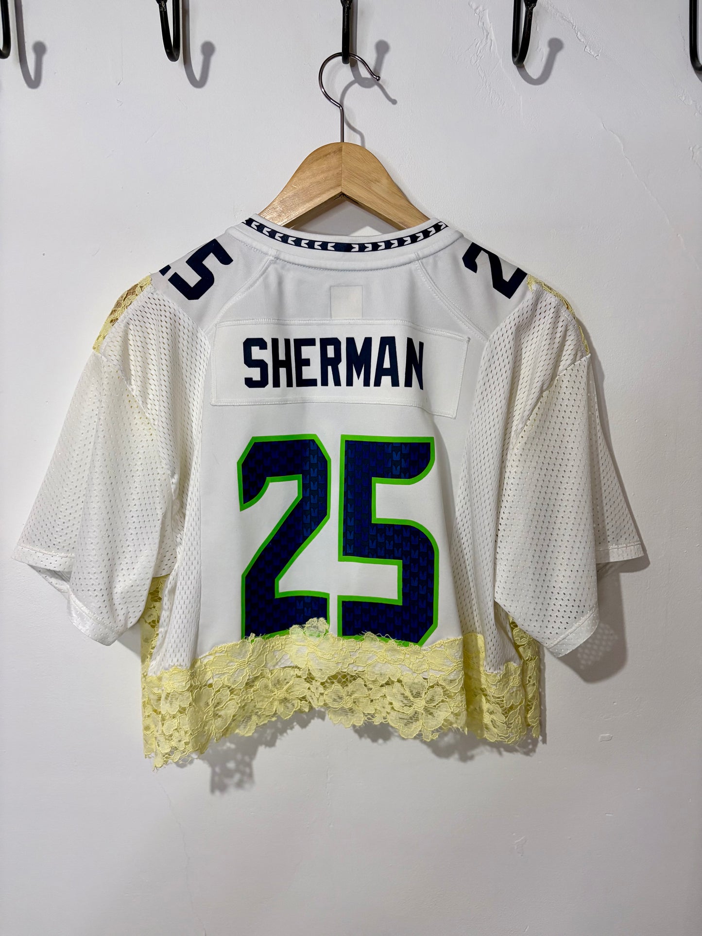 Vintage Y2K NFL Nike Seattle Seahawks butter yellow lace cropped jersey tshirt