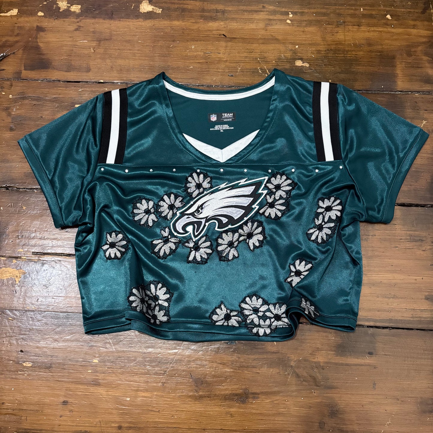 Vintage Y2K NFL Philadelphia Eagles daisy lace diamanté cropped jersey tshirt.