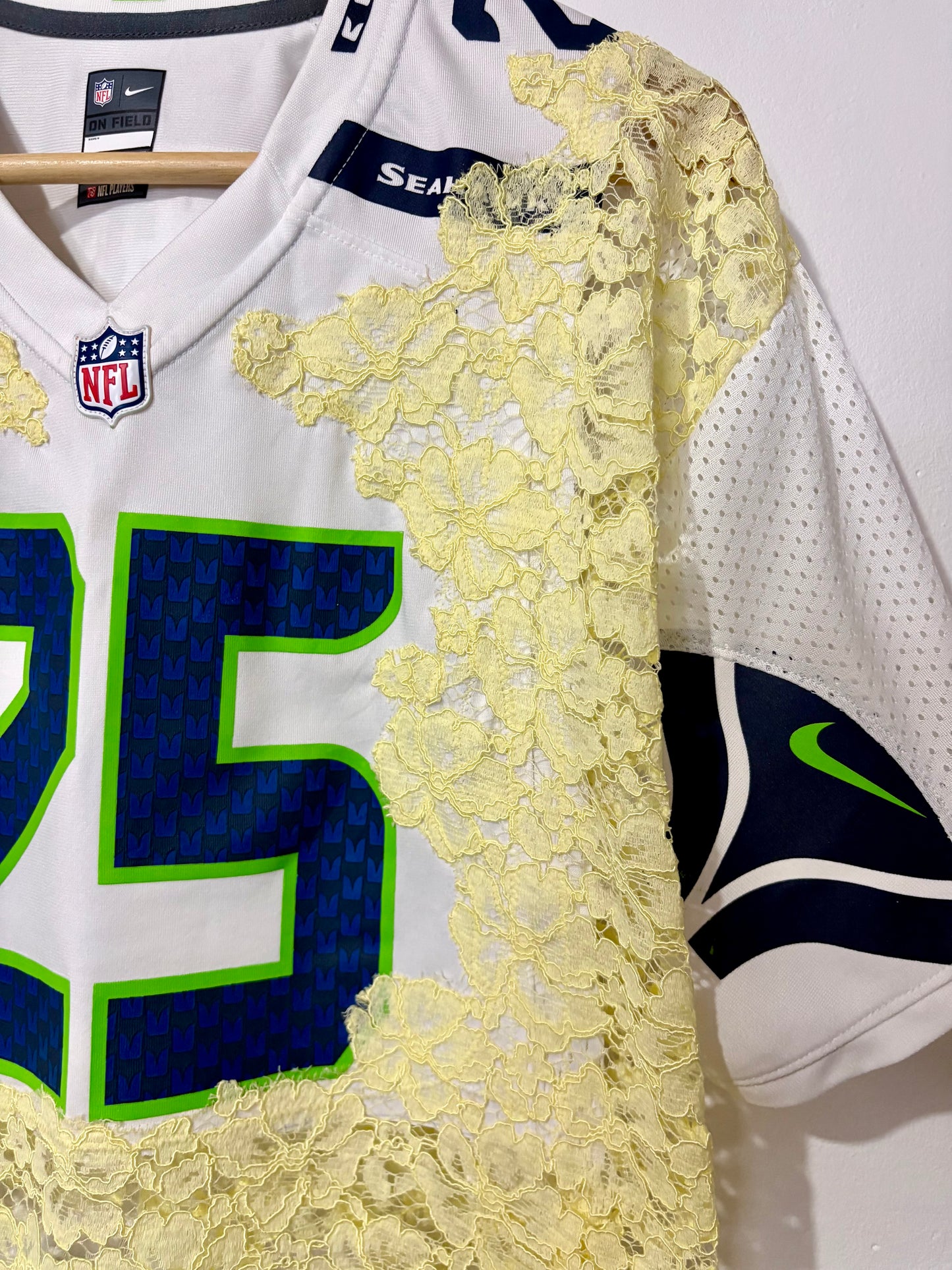Vintage Y2K NFL Nike Seattle Seahawks butter yellow lace cropped jersey tshirt
