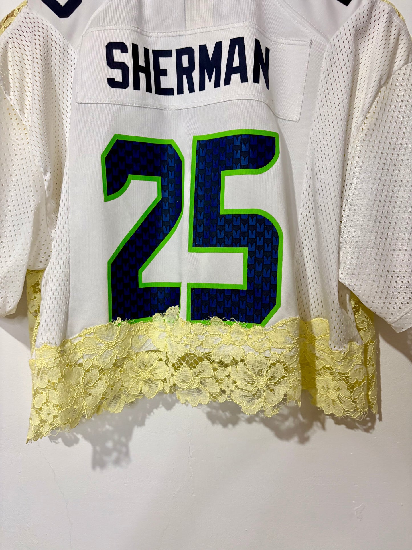 Vintage Y2K NFL Nike Seattle Seahawks butter yellow lace cropped jersey tshirt