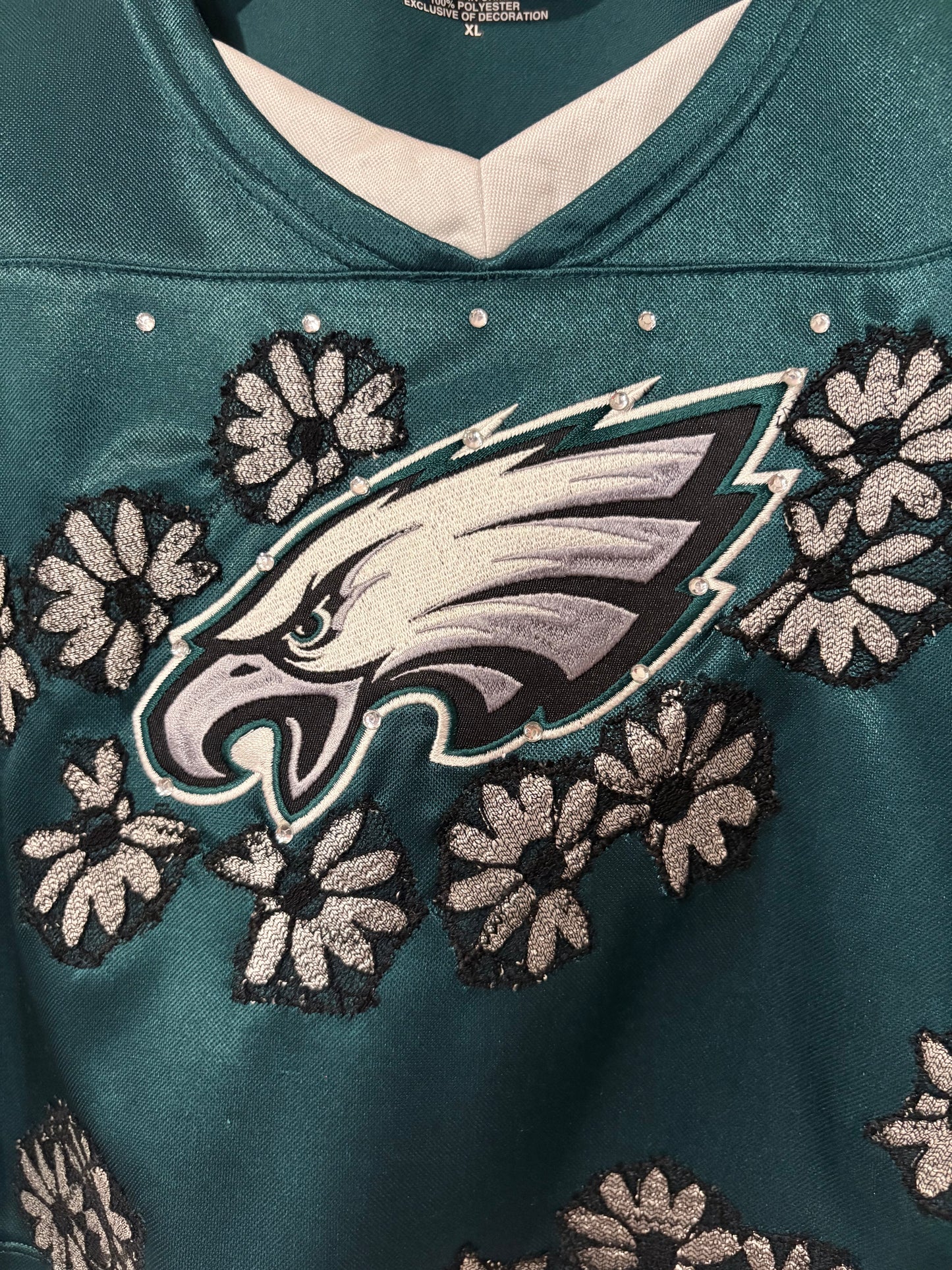 Vintage Y2K NFL Philadelphia Eagles daisy lace diamanté cropped jersey tshirt.